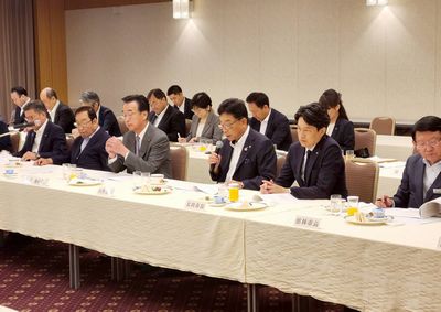 写真:群馬県選出国会議員との朝食会の様子1