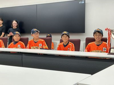 写真：第48回くりくり少年軟式野球選手権大会第24回群馬県予選大会優勝及び本戦出場決定報告の様子4