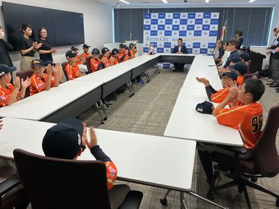 写真：第48回くりくり少年軟式野球選手権大会第24回群馬県予選大会優勝及び本戦出場決定報告の様子6