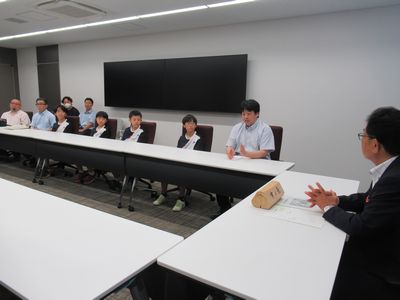 写真：第42回若葉カップ全国小学生バドミントン大会出場報告の様子4