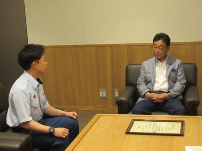 写真:第49回全国消防職員意見発表会 優秀賞受賞報告の様子2