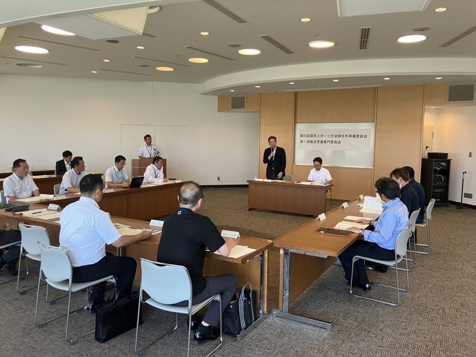 写真：第1回輸送警備専門委員会での議事