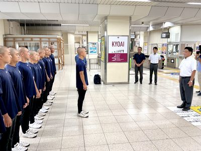 写真:桐生第一中学校 第48回全国中学校軟式野球大会へ出発の様子2
