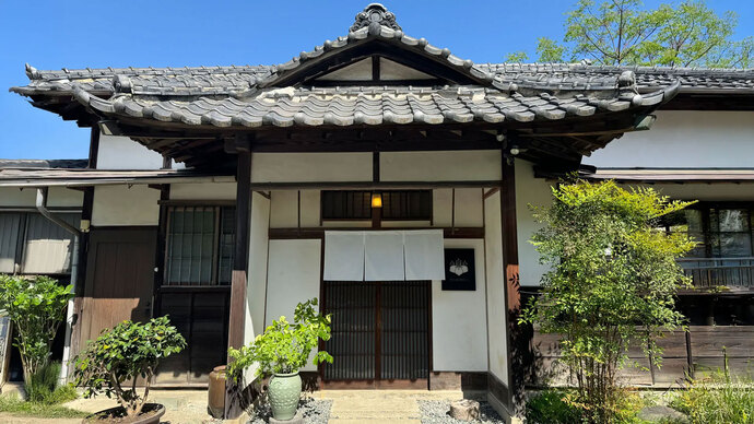 写真:紫香邸正面